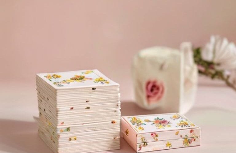 Wedding playing cards manufacturer with personalized deck and premium gift box